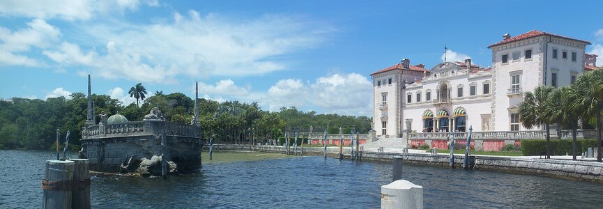 Coco_Grove_FL_Vizcaya_mansion_and_barge_pano01.jpg