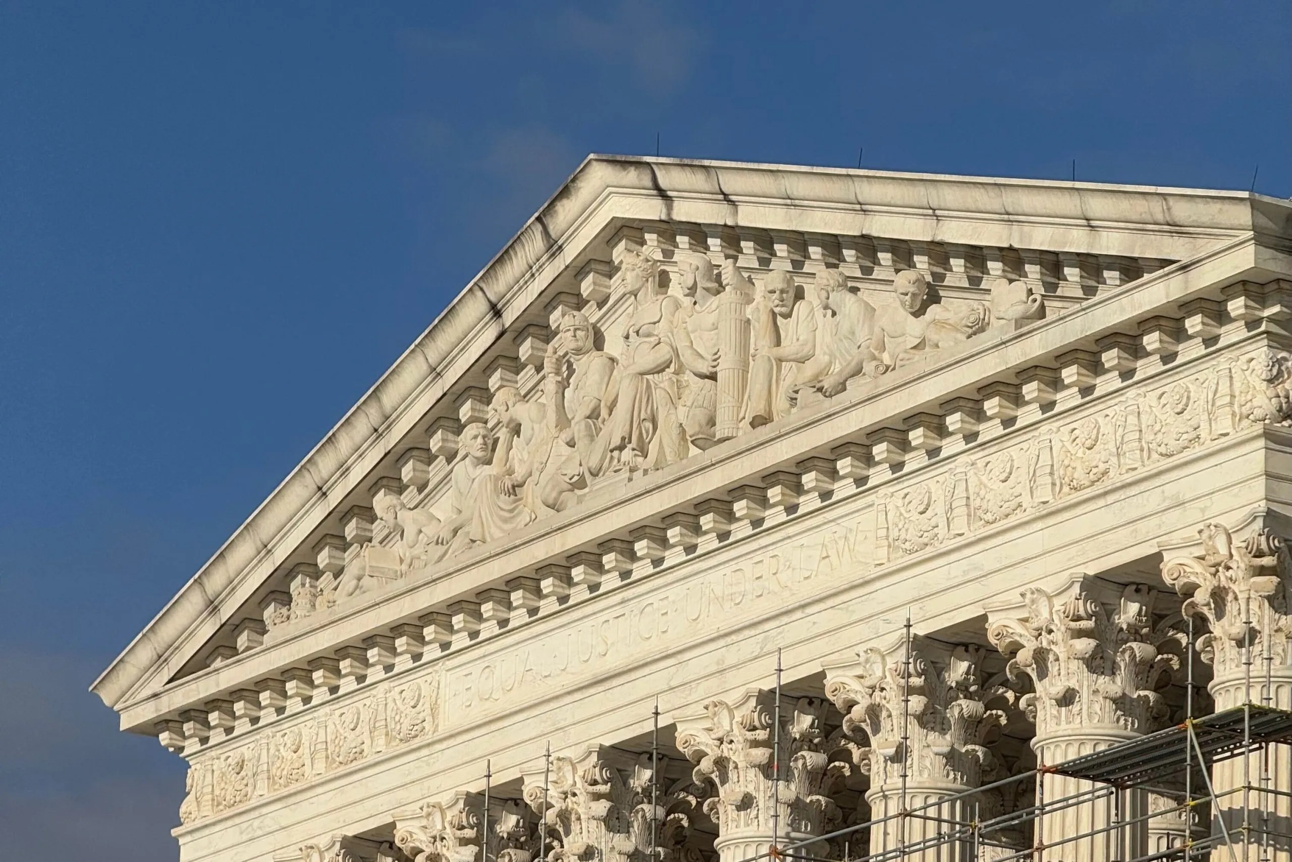 www.scotusblog.com